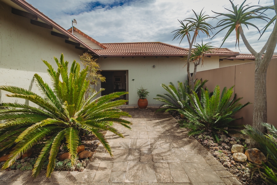 3 Bedroom Property for Sale in Earls Court Lifestyle Estate Western Cape